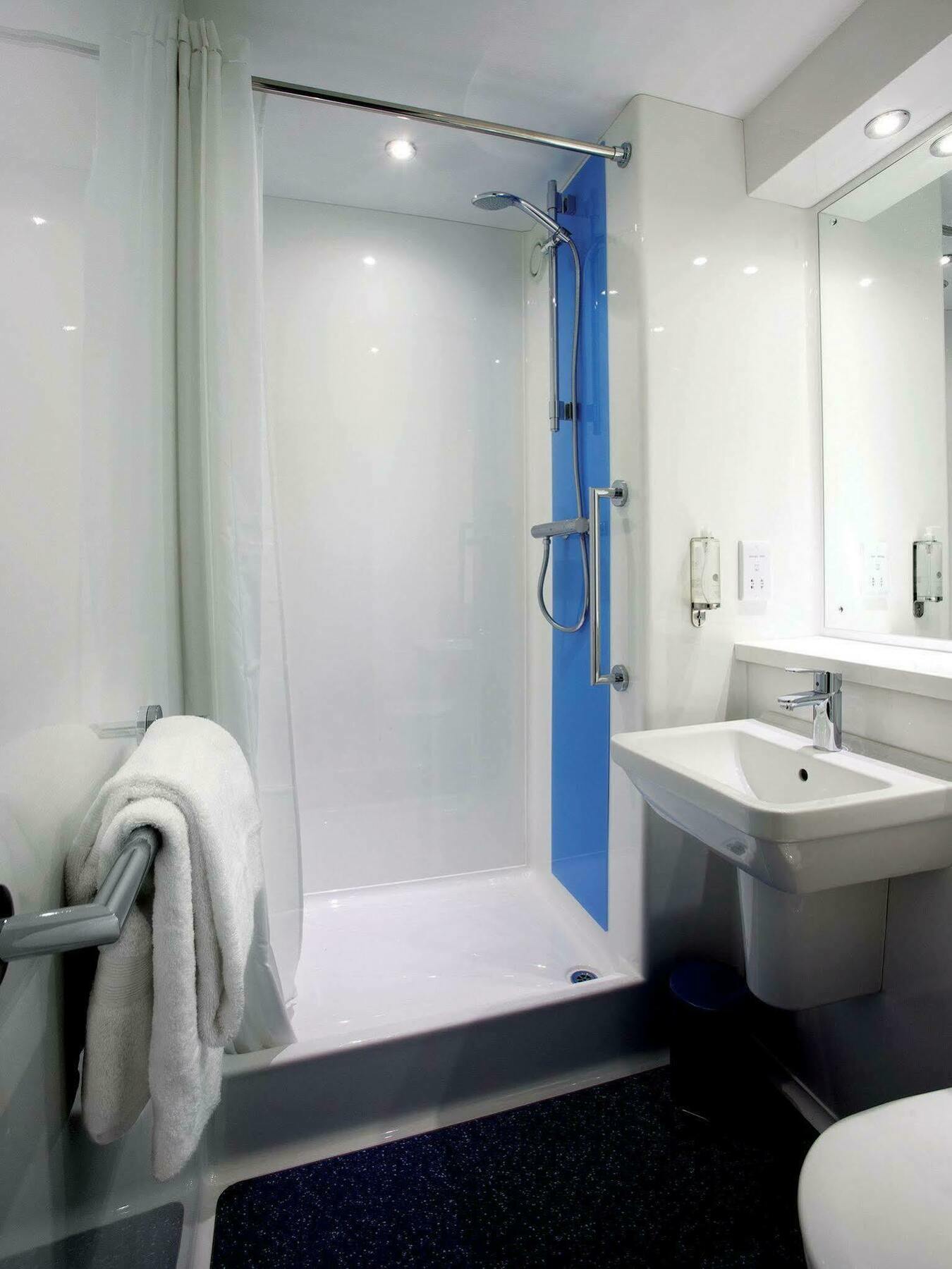 Travelodge Croydon Central Esterno foto